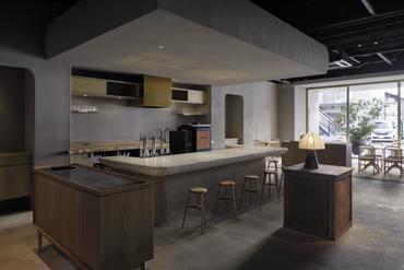 福岡博多のSKIFF 1F