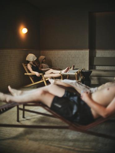 プライベートサウナでととのう親子